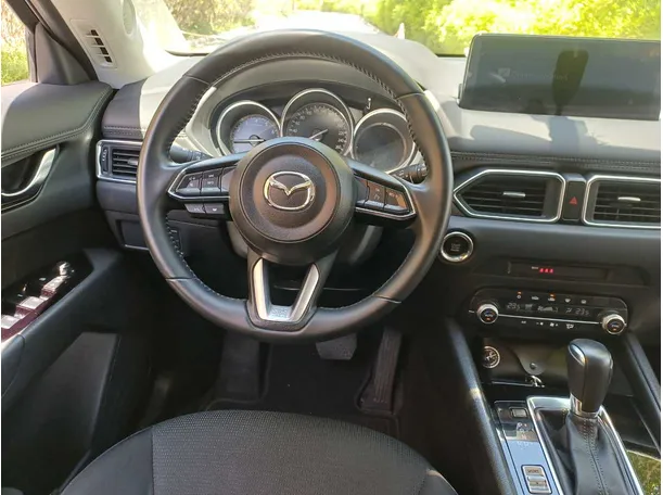 Car image 17