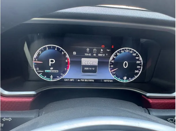 Car image 17