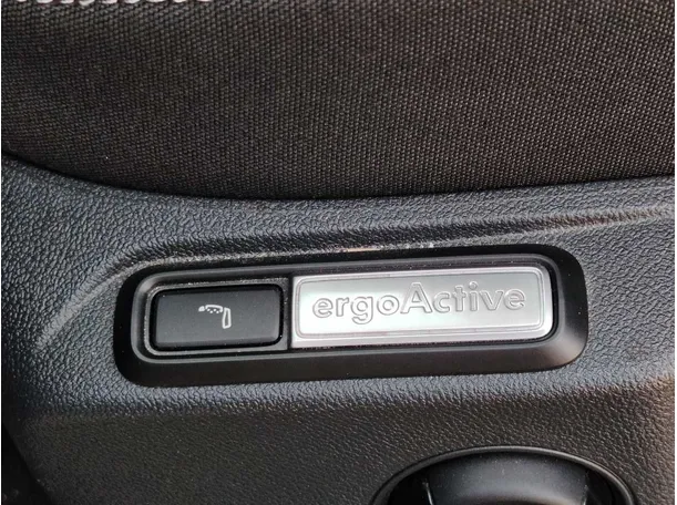 Car image 34
