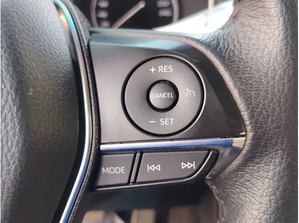 Car image 25