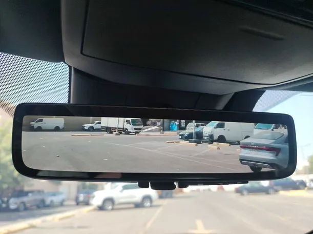 Car image 33