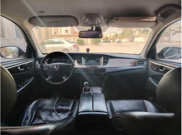 Car image 17