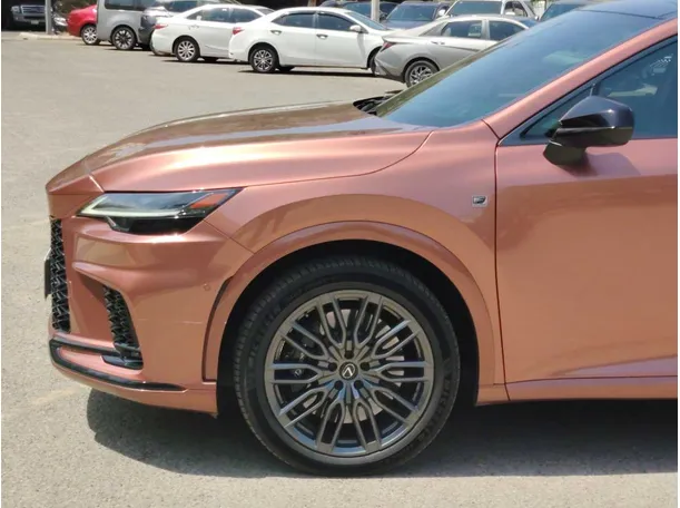 Car image 9