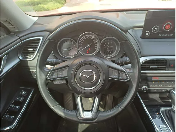 Car image 17