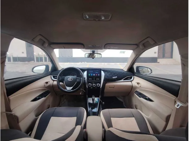 Car image 16