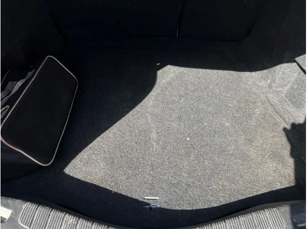 Car image 25