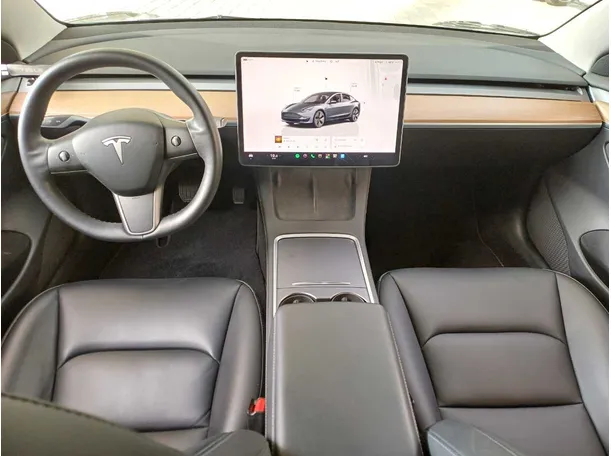 Car image 14