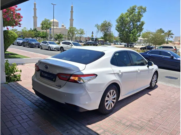 Car image 7