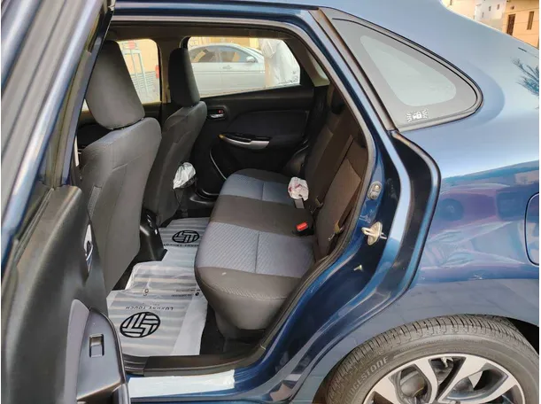 Car image 15