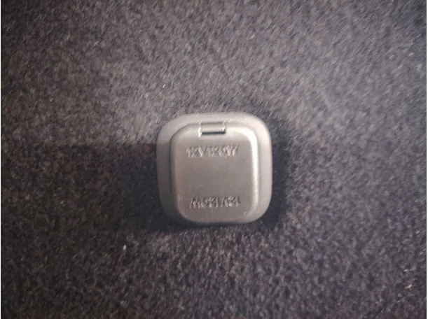 Car image 34
