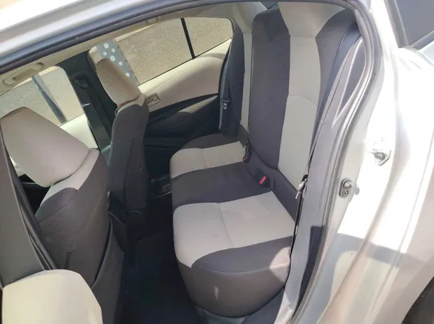 Car image 17