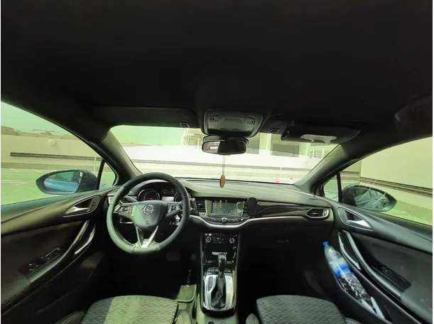 Car image 14