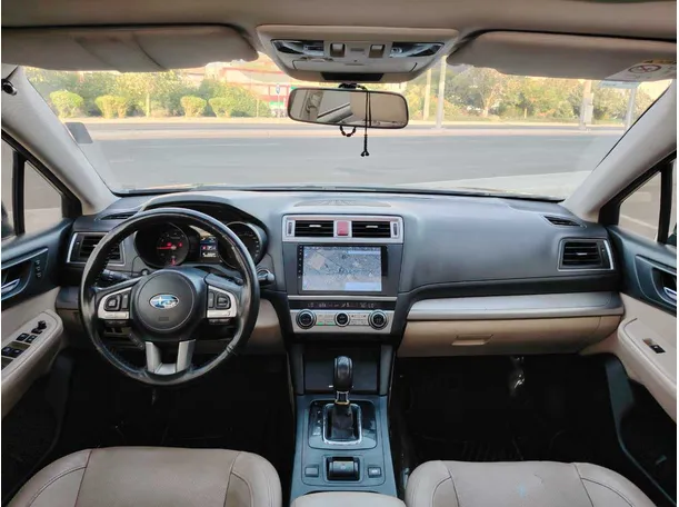 Car image 18