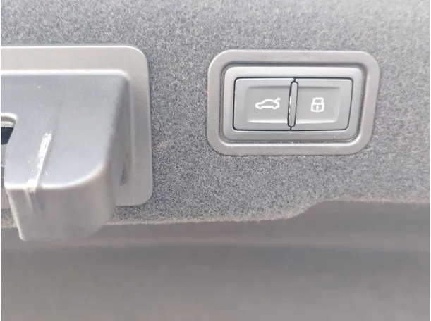 Car image 36