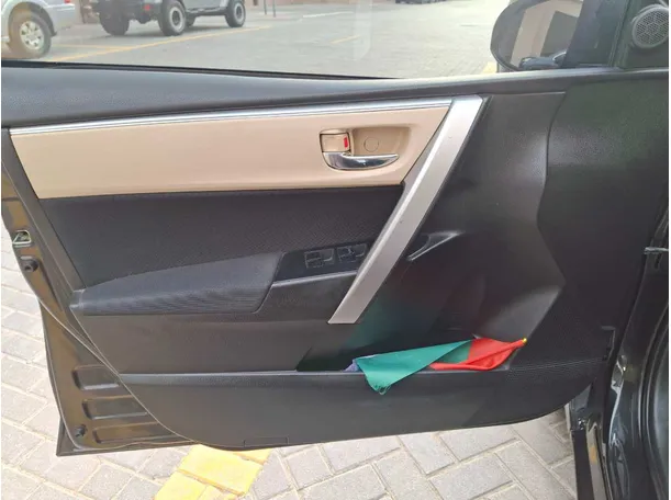 Car image 10