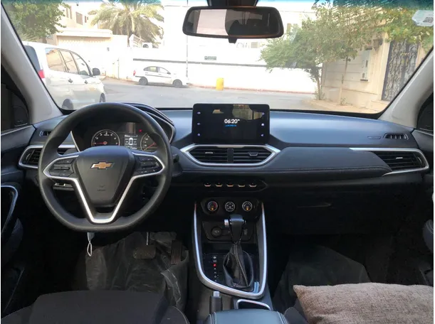 Car image 14