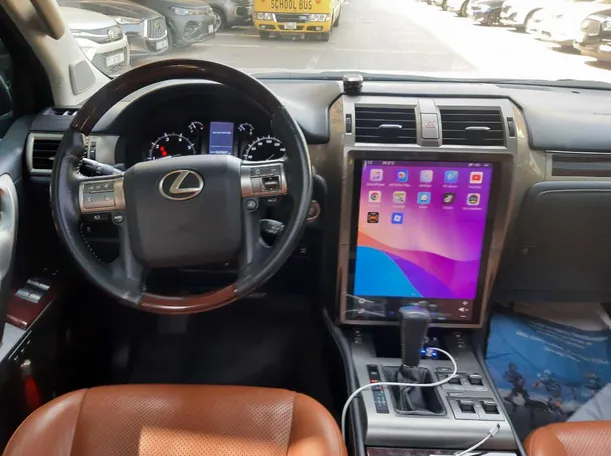 Car image 16