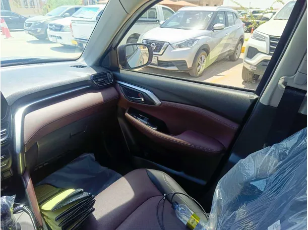 Car image 32