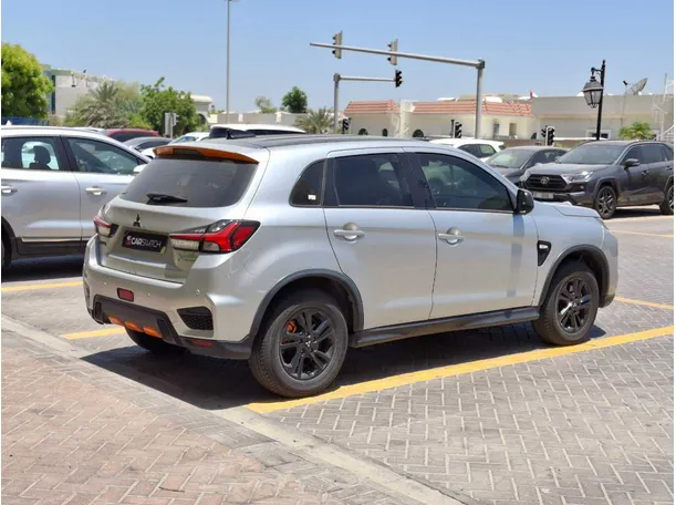 Car image 7