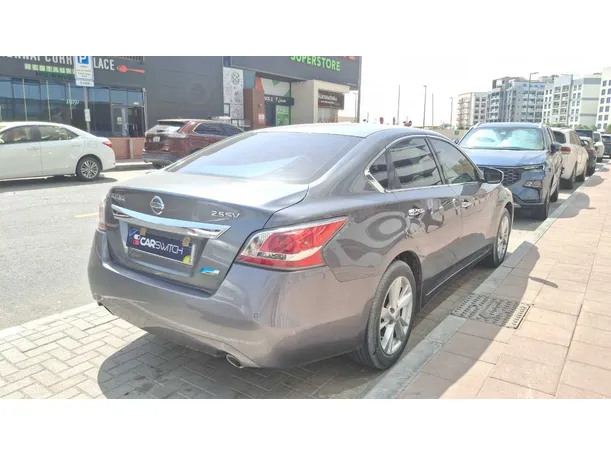 Car image 5