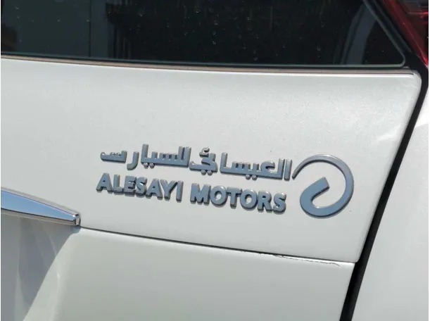 Car image 30