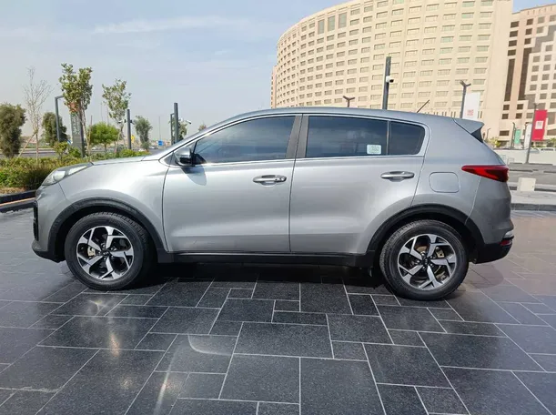 Car image 8