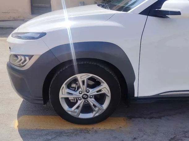 Car image 9