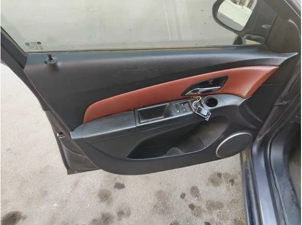 Car image 11