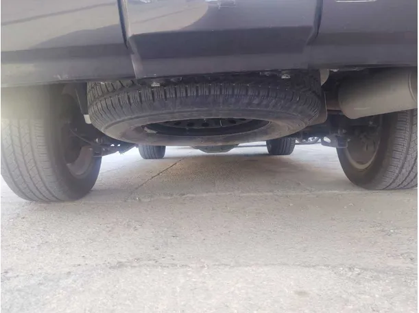 Car image 30