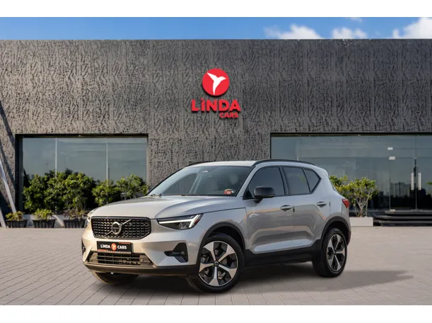 2023 فولفو XC40 في دبي