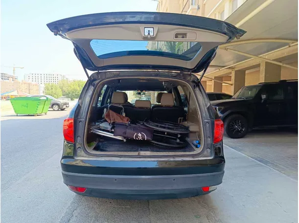 Car image 25
