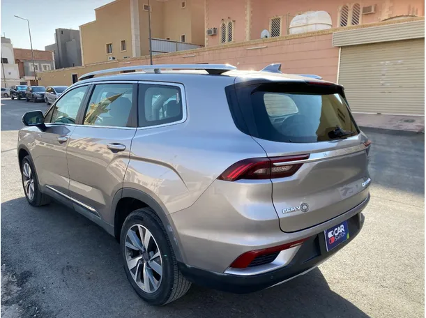 Car image 7