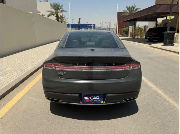 Car image 6