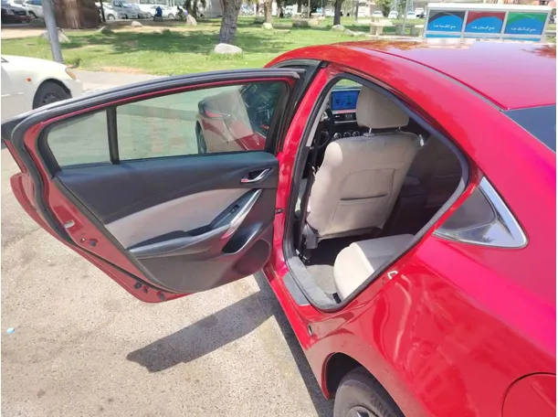 Car image 17
