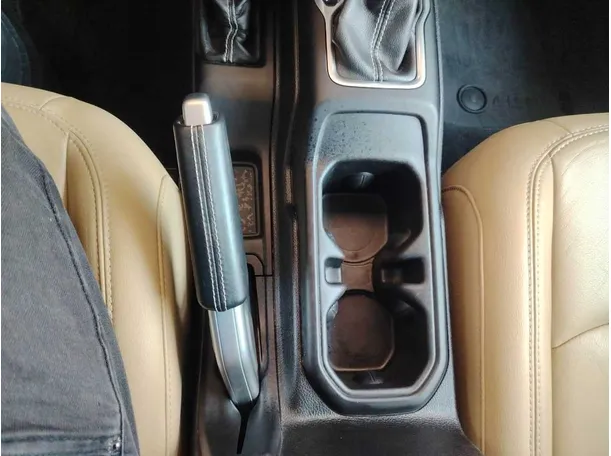 Car image 34