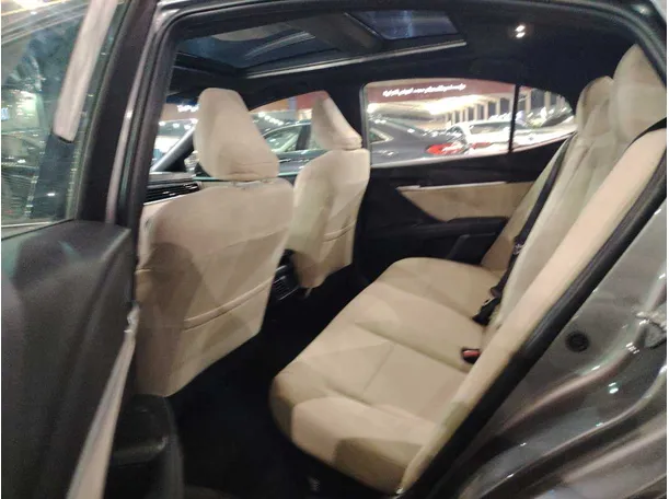 Car image 20