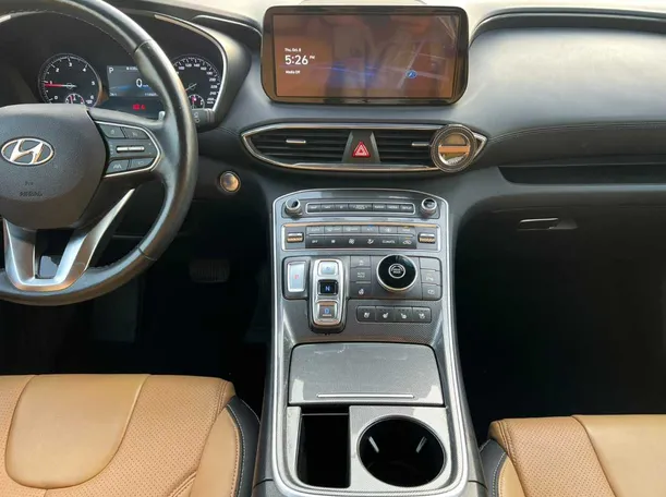 Car image 17