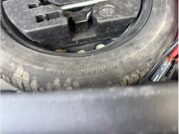 Car image 20