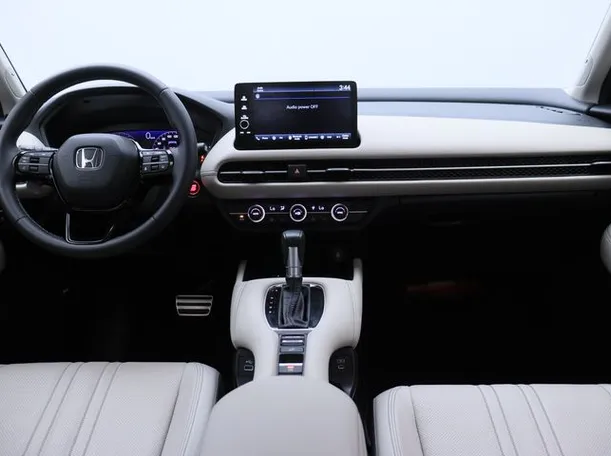 Car image 14