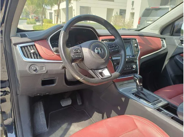 Car image 11