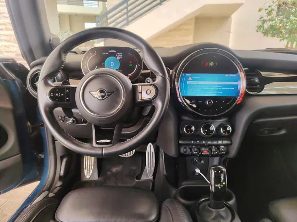 Car image 21