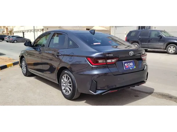 Car image 7