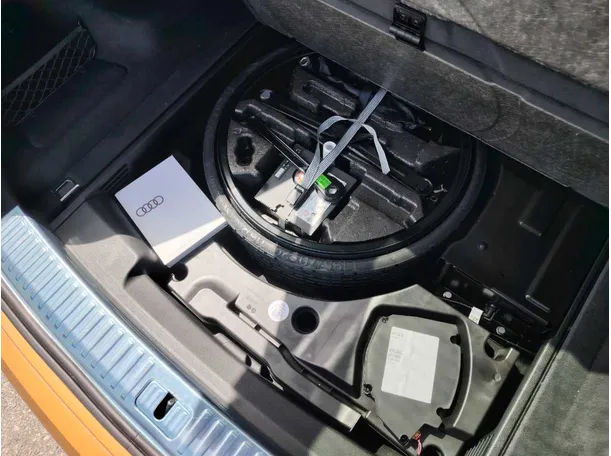 Car image 34