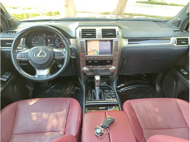 Car image 18