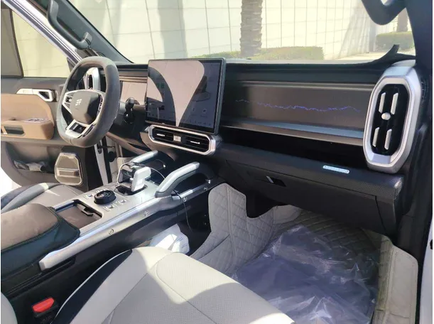 Car image 13