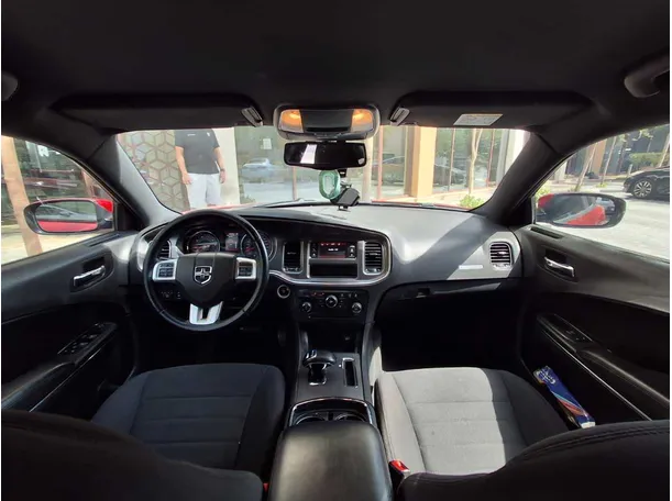 Car image 18