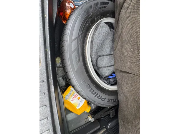 Car image 21