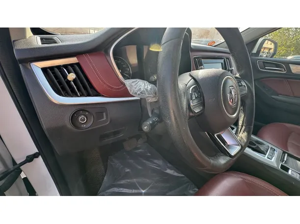Car image 24