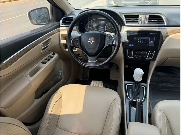 Car image 17