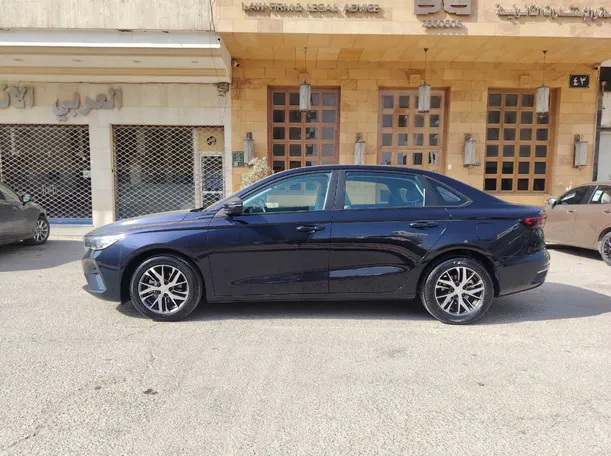Car image 8